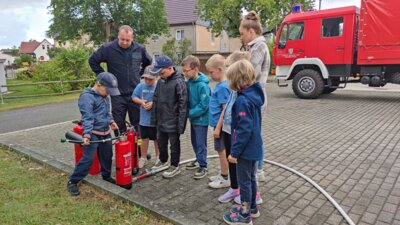 Foto des Albums: Besuch Feuerwehr Klasse 2