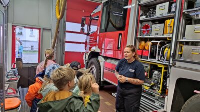 Foto des Albums: Besuch Feuerwehr Klasse 2