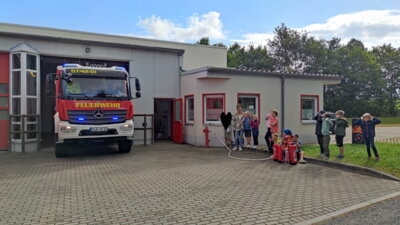 Foto des Albums: Besuch Feuerwehr Klasse 2