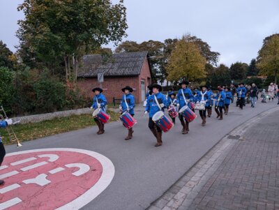 Umzug in Humptrup  (Bild vergr&ouml;&szlig;ern)