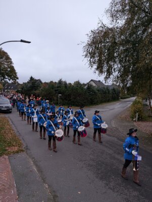Umzug in Humptrup  (Bild vergr&ouml;&szlig;ern)