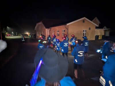 Umzug in Sprakeb&uuml;ll  (Bild vergr&ouml;&szlig;ern)
