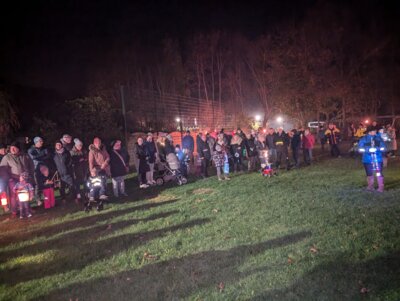 Umzug in Sprakeb&uuml;ll  (Bild vergr&ouml;&szlig;ern)