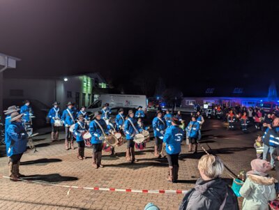 Umzug in Achtrup  (Bild vergr&ouml;&szlig;ern)