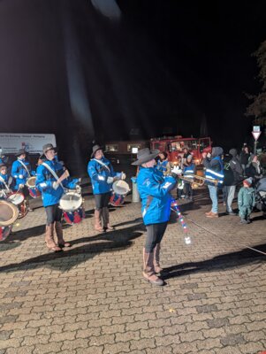 Umzug in Achtrup  (Bild vergr&ouml;&szlig;ern)
