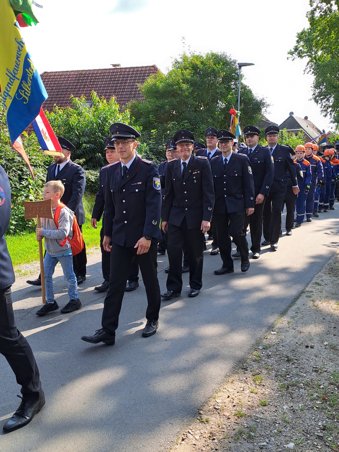 Bild: Umzug durch Hollingstedt