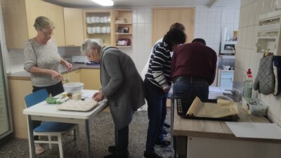 Foto des Albums: Altersgerechtes, gemeinschaftliches Kochen nach Saisonalkalender in Frehne (14. 10. 2024)