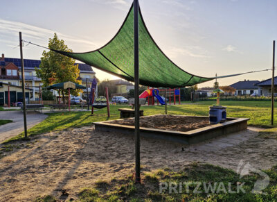 Das zweite Sonnensegel der Kita Aller-Hand in Pritzwalk ist noch in Arbeit.  (Bild vergr&ouml;&szlig;ern)