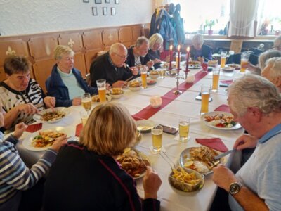 .. ist gut speisen  (Bild vergr&ouml;&szlig;ern)