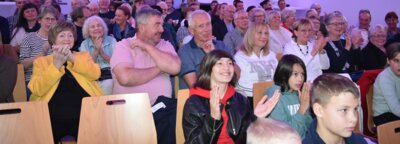 Vorschaubild: Begeistertes Publikum
