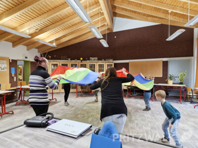 Foto des Albums: Experimentiertag an der Herbert-Quandt-Schule