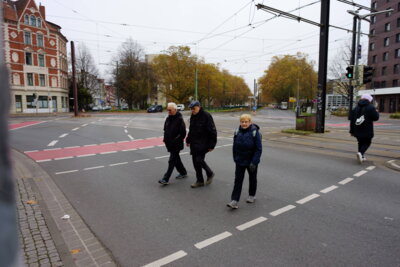 Gustav-Bratke-Allee  (Bild vergr&ouml;&szlig;ern)
