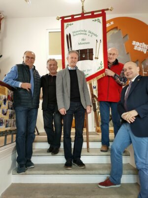 Foto des Albums: Skitruhe November