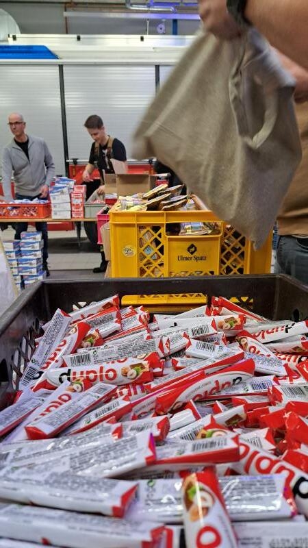 Bild: Tüten packen am Donnerstag