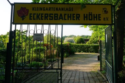 Haupteingang  (Bild vergr&ouml;&szlig;ern)