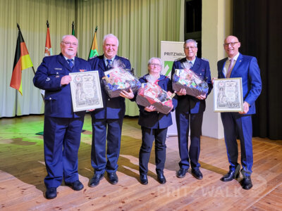 Foto des Albums: Verleihung der Medaillen für Treue Dienste 2024