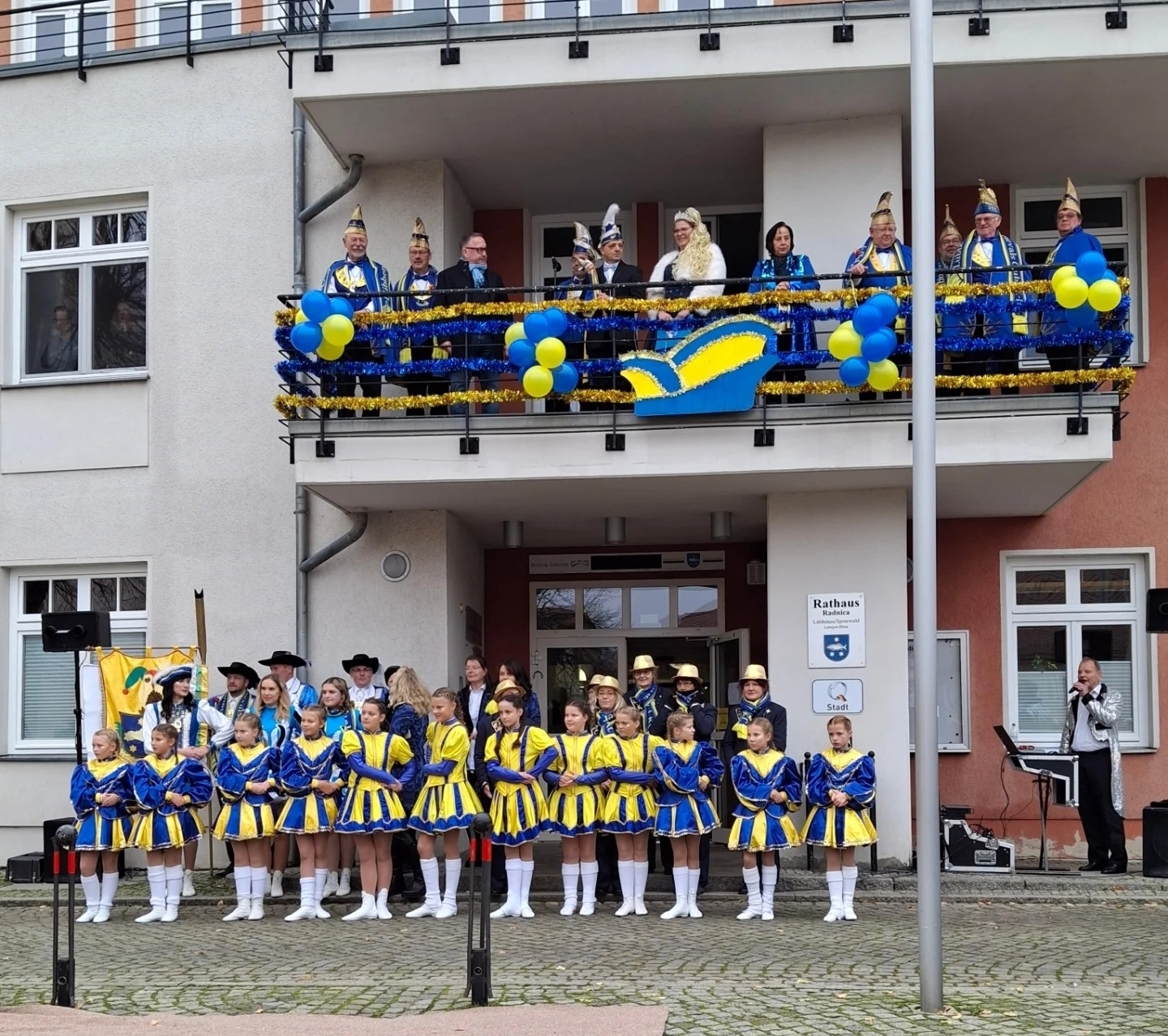 Bild: Am Rathaus