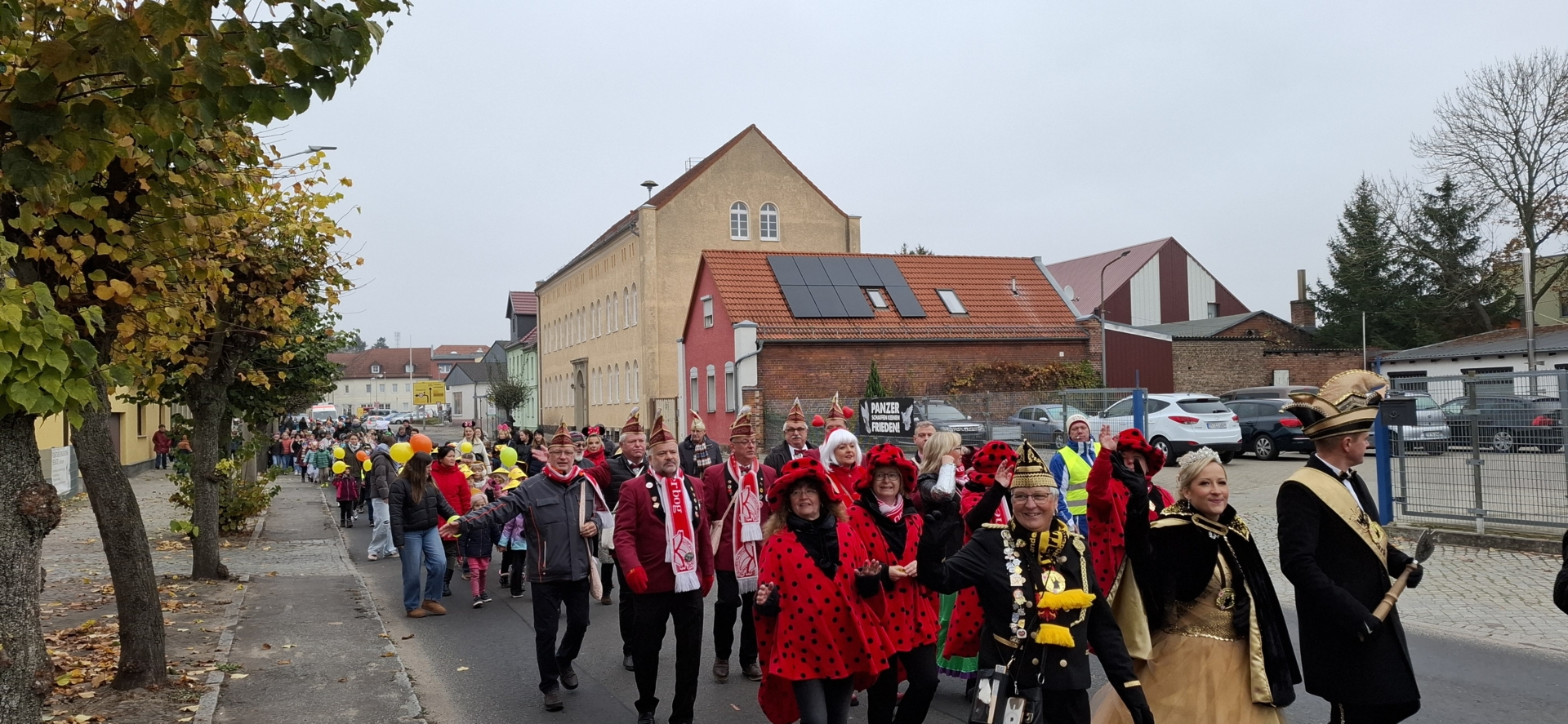 Bild: Carneval Umzug B Kratzer (9)