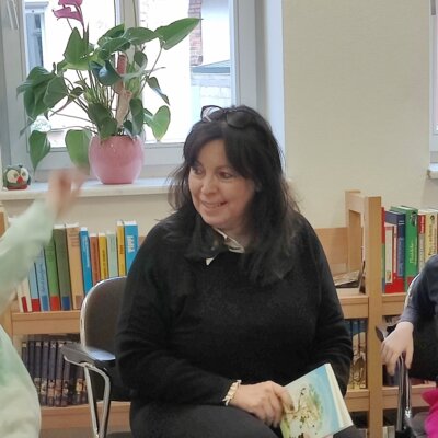 Vorleserin Sylvia Rohleder  (Bild vergr&ouml;&szlig;ern)