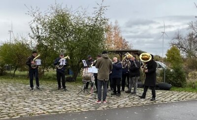 Vorschaubild: Die Stadtkapelle Meuselwitz begleitet die Gedenkveranstaltung musikalisch