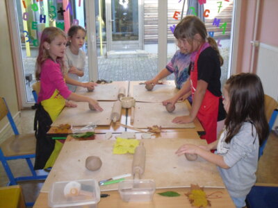 Wird das vielleicht die goldene Kugel vom Froschkönig? Wer weiß?  (Bild vergrößern)