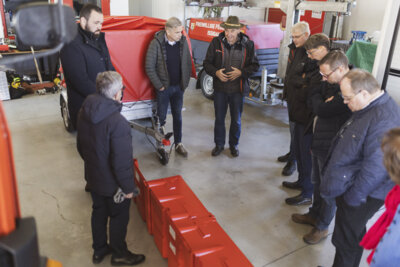 Sobal Hochwasserpegelst&auml;nde gemessen werden, k&ouml;nnen die Schwallw&auml;lle von der Feuerwehr aufgestellt werden, &copy;Christian Weber, Lkr. Hof  (Bild vergr&ouml;&szlig;ern)