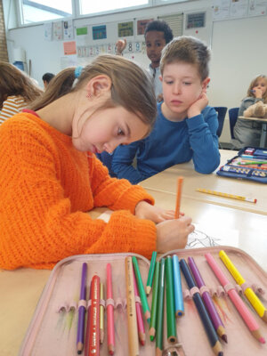 Foto des Albums: Klassen 1 und 4 lesen gemeinsam