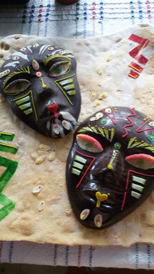 Bild: Azubi´s kreieren Masken aus Naturstoffen