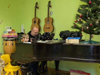 Weihnachtliche Kl&auml;nge am Klavier 