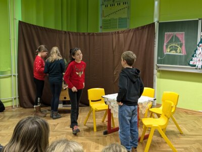Weihnachtsprogramm Kl. 4a 