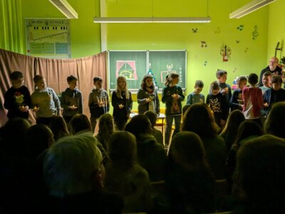 Weihnachtsprogramm Kl. 4b 