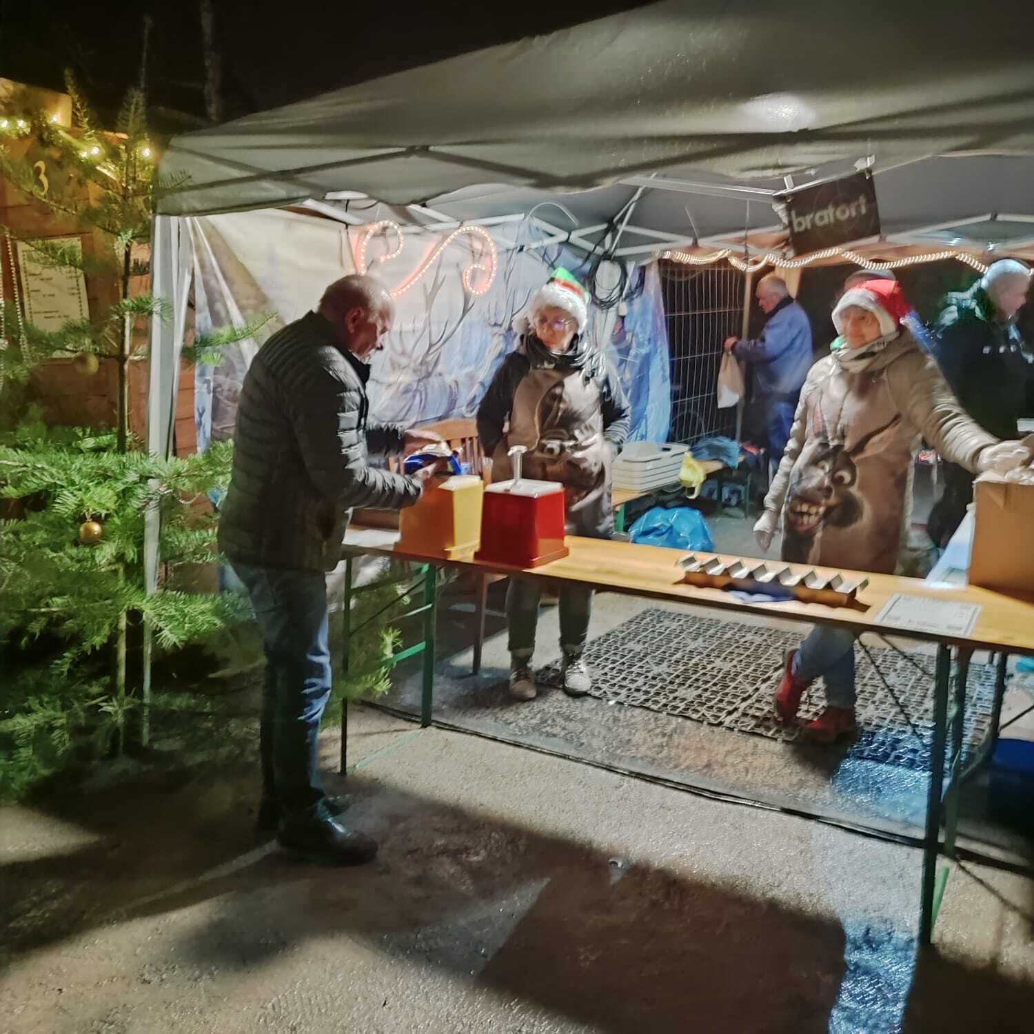 Bild : 7. Weihnachtsmarkt in Zentrum von Rieder