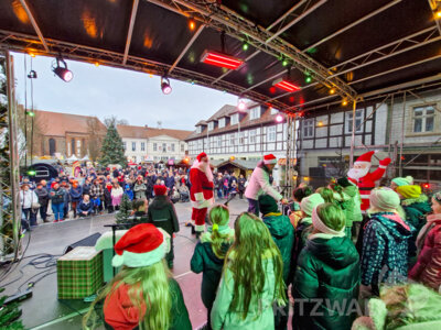 Foto des Albums: Eröffnung des Pritzwalker Weihnachtsmarktes (Teil 1)