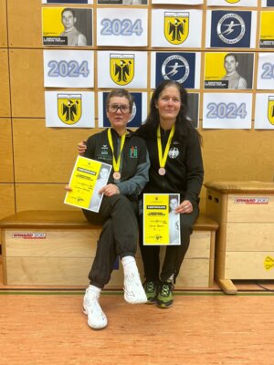 Claudia Drechsel und Ulrike Bernau DFl 50 Bronze  (Bild vergr&ouml;&szlig;ern)