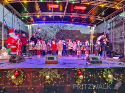 Foto des Albums: Impressionen vom Pritzwalker Weihnachtsmarkt (Teil 2)