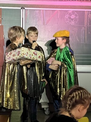 Foto des Albums: Weihnachtsfeier 2024 mit Programm und Basar