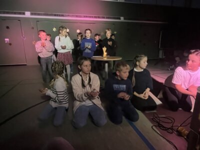 Foto des Albums: Weihnachtsfeier 2024 mit Programm und Basar