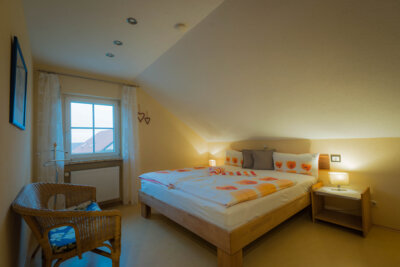Sch&ouml;nes Schlafzimmer  (Bild vergr&ouml;&szlig;ern)
