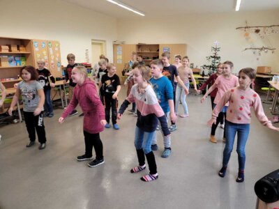 Foto des Albums: Tanzprojekt aller Klassen mit Tanzschule