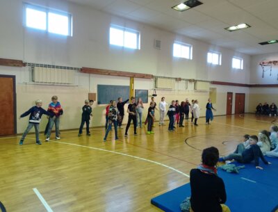 Foto des Albums: Tanzprojekt aller Klassen mit Tanzschule