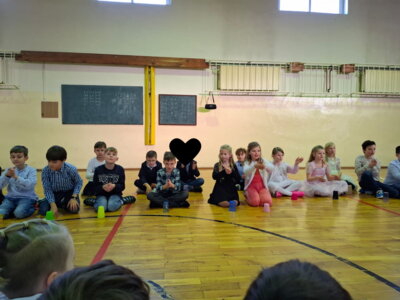 Foto des Albums: Tanzprojekt aller Klassen mit Tanzschule
