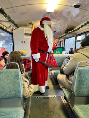 Foto des Albums: 2024 Zum Nikolaus mit der Hafenbahn unterwegs