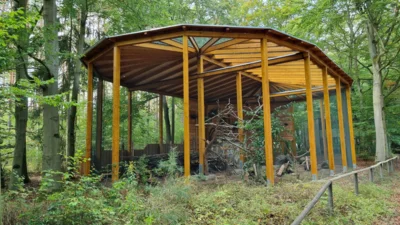 Das neue Gehege der Waldrappe  (Bild vergr&ouml;&szlig;ern)