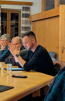 Gemeinderat und zust&auml;ndiger Planer Matthias Thanner gab Infos zur finalen Planungsvariante.  (Bild vergr&ouml;&szlig;ern)
