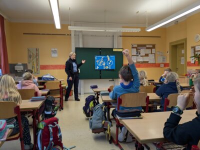 Foto des Albums: Radfahrausbildung Klasse 3 - Theorie