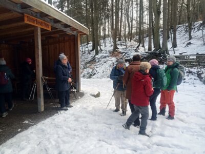 Rast an der H&uuml;tte bei den Wasserr&auml;dern  (Bild vergr&ouml;&szlig;ern)