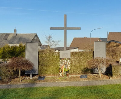 2024 12 28 Ehrenmal  (Bild vergr&ouml;&szlig;ern)