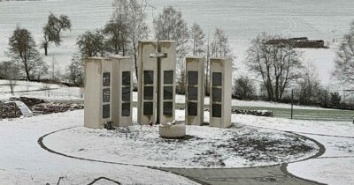 2025 01 10 Urnenwand, Neurohr  (Bild vergr&ouml;&szlig;ern)