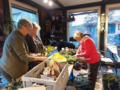 Foto des Albums: Rosen-Frauen basteln in Perleberg (17.11.2024)