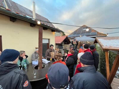 Vorschaubild: Die ersten Gäste treffen ein